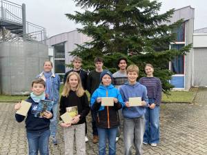 KlassensiegerInnen und Jury Lesewettbewerb